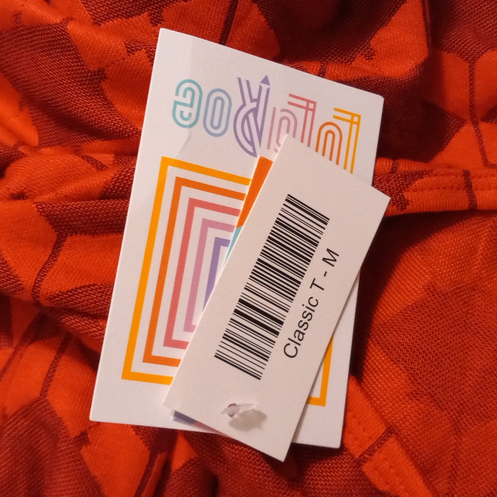 LuLaRoe M Classic T Tee Shirt NWT Orange - Picture 8 of 8